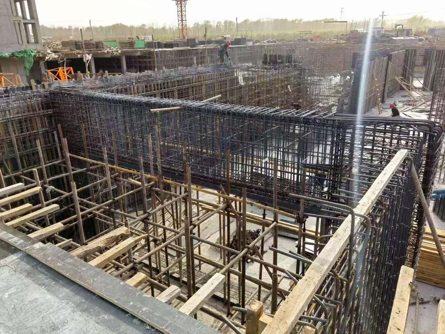 卢龙建筑基础筏板施工时混凝土有哪些常见问题?